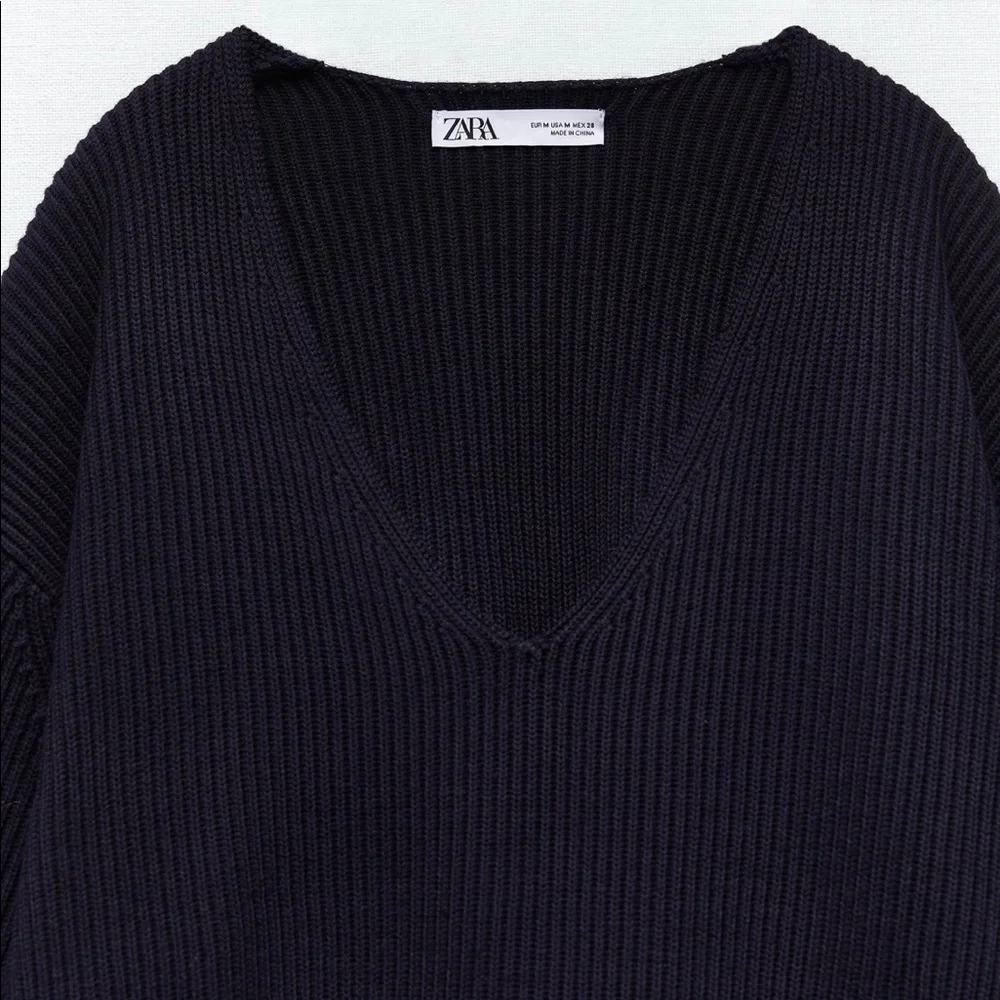 Zara Knit V neck sweater - Picture 4 of 6